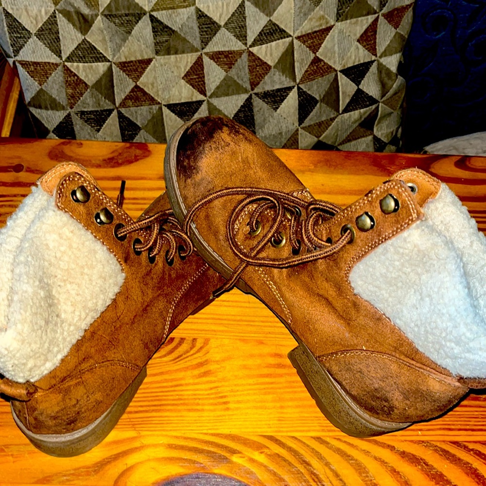 Boots, women’s size 9, Target